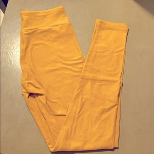 Mustard LuLaRoe Leggings (one size)